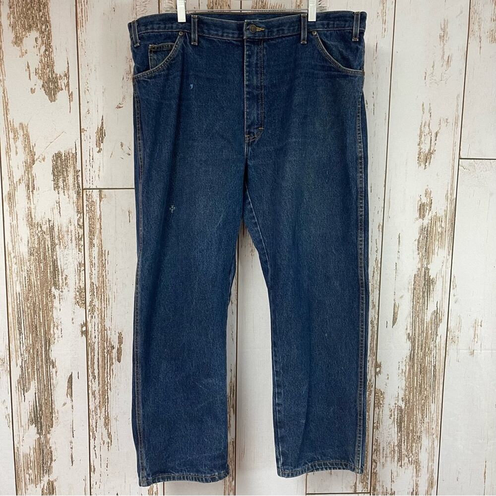 Dickies, Regular Fit 42x30 Blue Jeans, Minor flaws. In excellent condition!